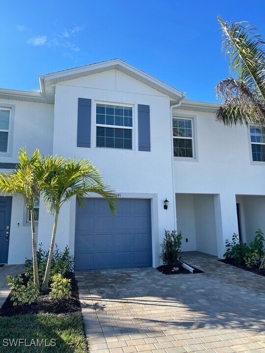 15141 Wildflower Cir in Naples, FL - Building Photo