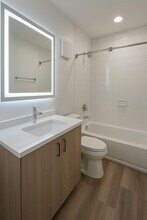 1707 Village Blvd in West Palm Beach, FL - Foto de edificio - Building Photo