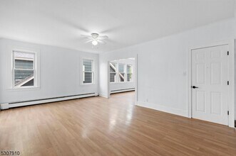 31 Orchard Rd-Unit -2 in Maplewood, NJ - Building Photo - Building Photo
