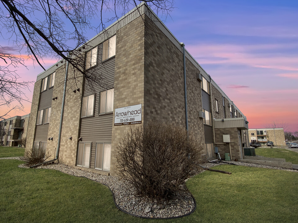 Arrowhead Estates 2601 in Fargo, ND - Foto de edificio