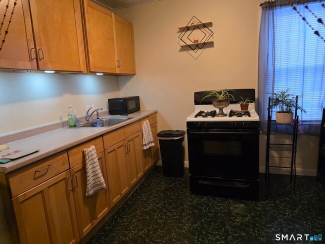 21 S B St in Norwich, CT - Building Photo - Building Photo