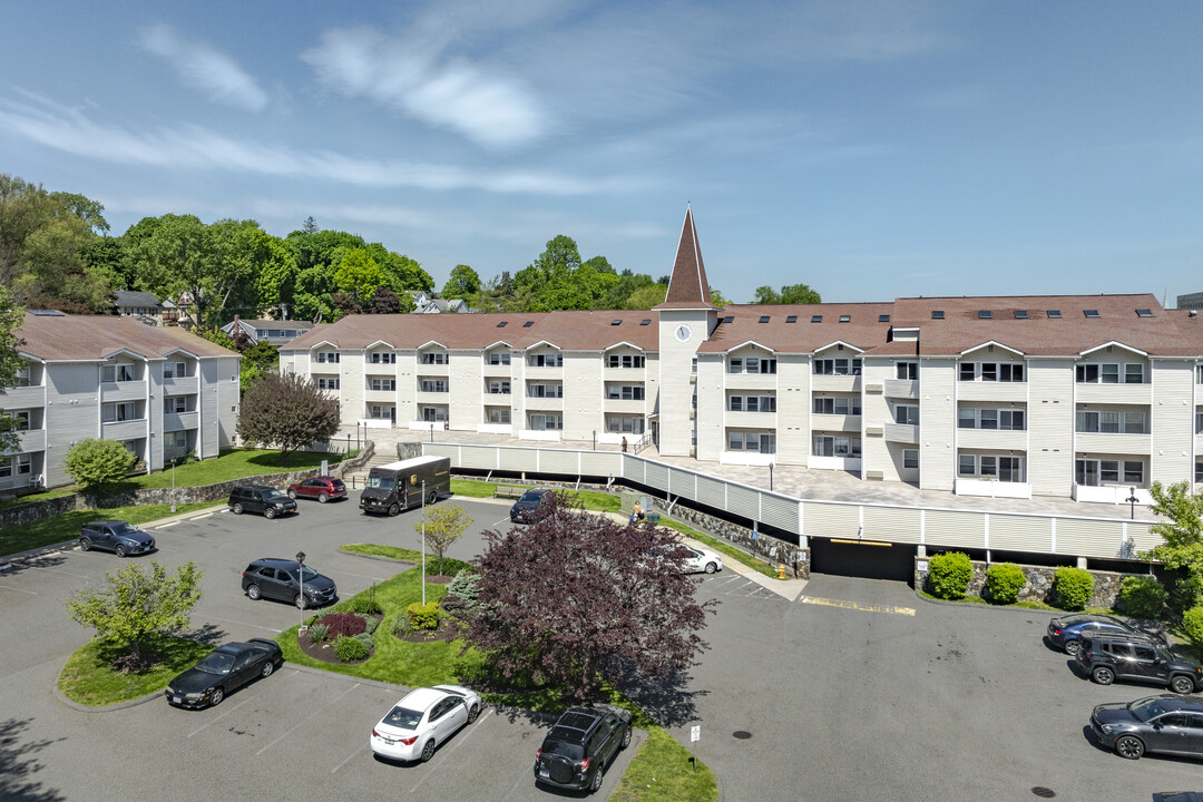 South Gate Condominiums in Danbury, CT - Building Photo