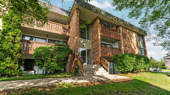 1225 S Maple Rd in Ann Arbor, MI - Building Photo - Building Photo