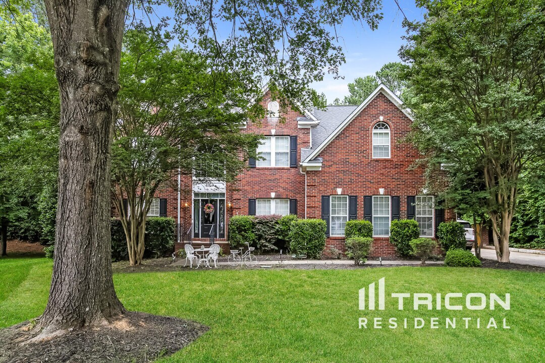 15510 Robsart Ct in Charlotte, NC - Building Photo