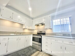 11502 Eucalyptus Ave in Hawthorne, CA - Building Photo - Building Photo