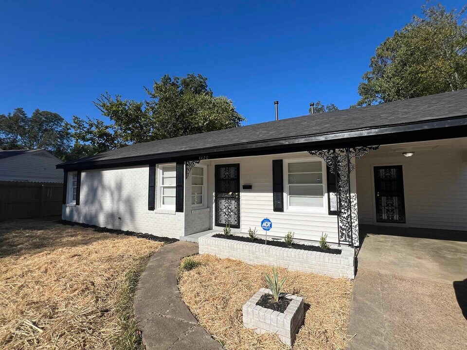 4420 Helene Rd in Memphis, TN - Building Photo