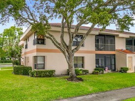 2846 Carambola Cir S in Coconut Creek, FL - Building Photo