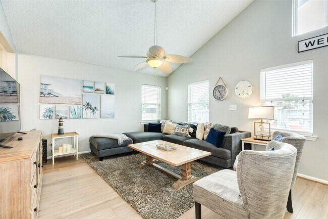 16614 Bermuda Way in Jamaica Beach, TX - Building Photo - Building Photo