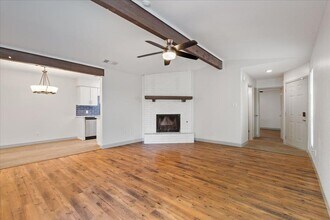 2302 Berkett Dr in Austin, TX - Building Photo - Building Photo