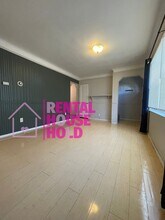 22849 Almond Ave in Eastpointe, MI - Building Photo - Building Photo
