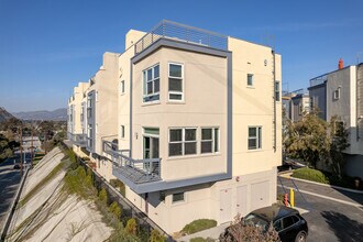 Latitudes at Silver Lake in Los Angeles, CA - Building Photo - Building Photo