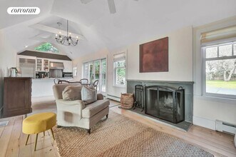 36 Oak Ln in Amagansett, NY - Building Photo - Building Photo