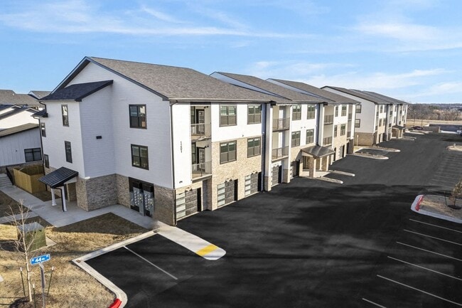 The Bend on Promenade Apartments in Rogers, AR - Building Photo - Building Photo