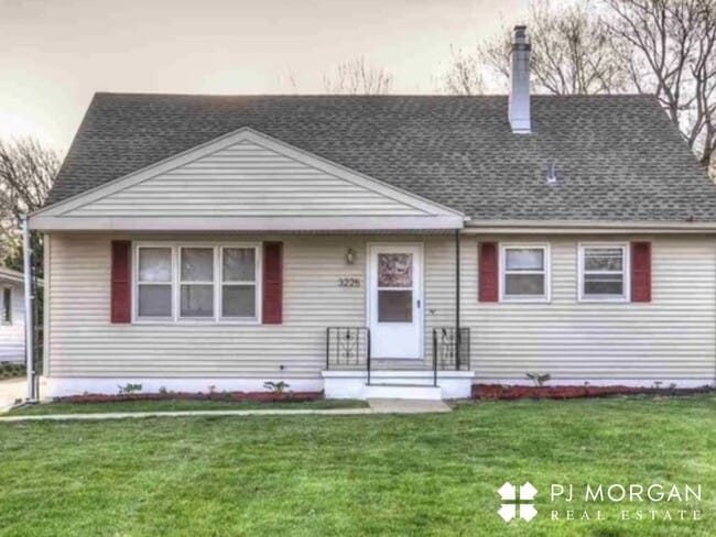 property at 3225 S 44th St