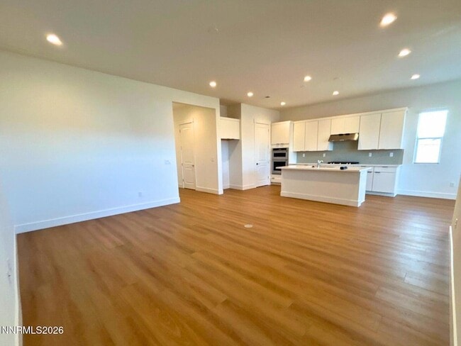 7328 Oakmont Ln in Sparks, NV - Foto de edificio - Building Photo