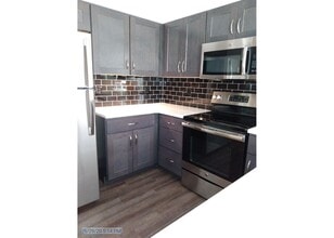 Whitfield Gardens in Cincinnati, OH - Building Photo - Building Photo