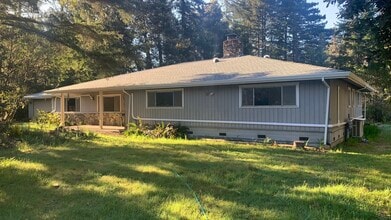 41801 Road 16 in Little River, CA - Building Photo - Building Photo