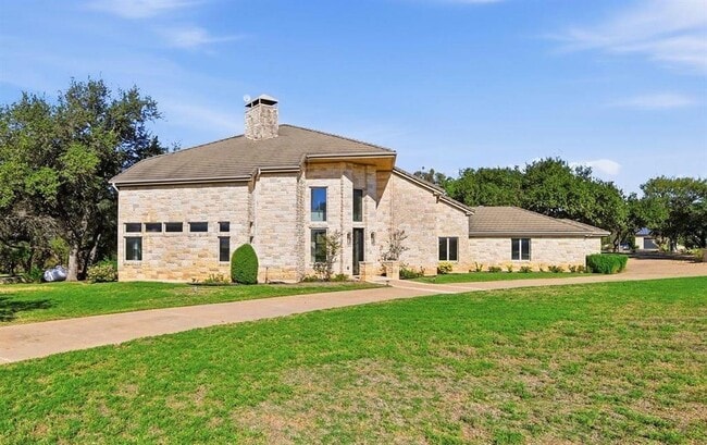 2700 Marina Shores Dr in Spicewood, TX - Building Photo - Building Photo