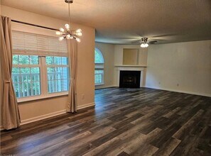 623 Ivy Glen Dr in Winston-Salem, NC - Building Photo - Building Photo