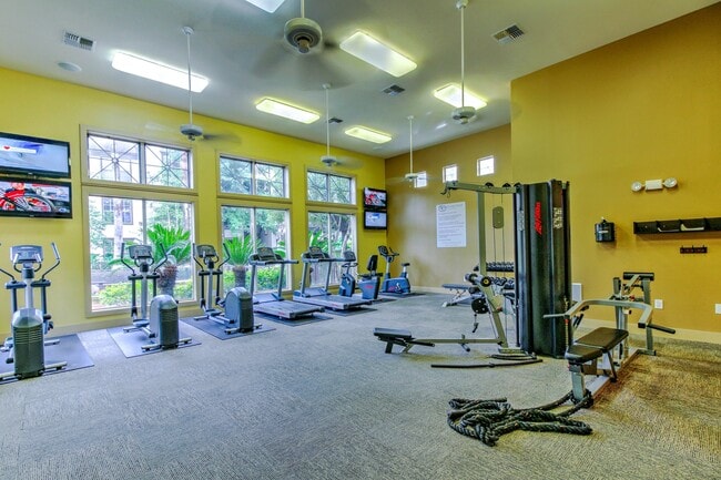 Stone Creek at Old Farm Apartments in Houston, TX - Building Photo - Building Photo