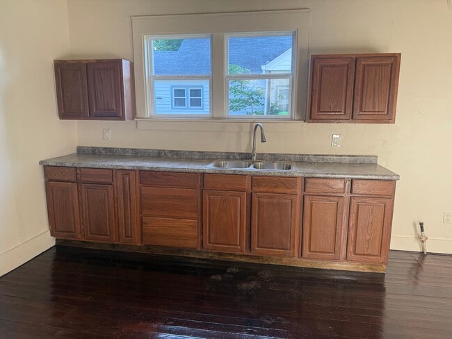 1215 E Main St in Crawfordsville, IN - Building Photo - Building Photo