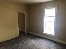 409 N 1st St in Bismarck, ND - Building Photo