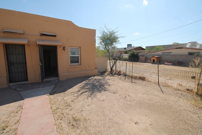 120 W 30th St in Tucson, AZ - Building Photo