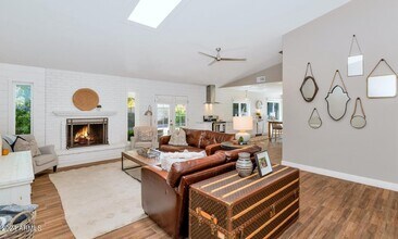 10231 N 77th St in Scottsdale, AZ - Building Photo - Building Photo