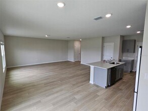 37327 Sagemoor Dr in Zephyrhills, FL - Building Photo - Building Photo