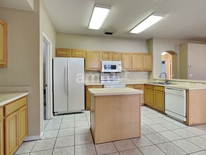 10208 Ashley Oaks Dr in Riverview, FL - Building Photo - Building Photo