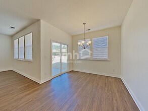 214 Lake Vista Dr in Loganville, GA - Building Photo - Building Photo