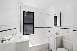 206 Rivington St, Unit 2A in New York, NY - Foto de edificio - Building Photo