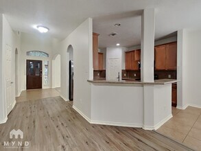 4914 Forest Hurst Dr in Spring, TX - Foto de edificio - Building Photo