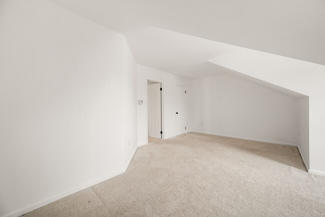 property at 302 Pinebrooke Cir