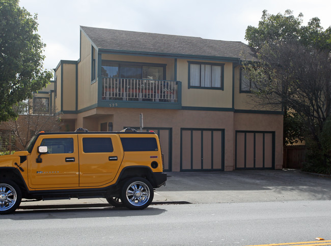 525 Grand Ave in South San Francisco, CA - Foto de edificio - Building Photo