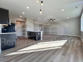 7000 Lake Hill Dr in Des Moines, IA - Building Photo - Building Photo
