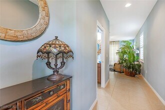 10803 Alvara Way in Bonita Springs, FL - Foto de edificio - Building Photo