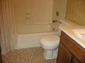 13 Timber Ln in Vernon Hills, IL - Building Photo - Building Photo