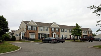 Chestnut Square in Newport News, VA - Building Photo