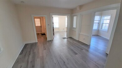 143 S Aurora St, Unit 1 in Ithaca, NY - Building Photo - Building Photo