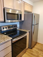 1127 Wheaton Wy in Bremerton, WA - Building Photo - Building Photo