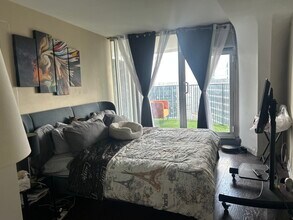 300 N State St, Unit River North Unit 5617 in Chicago, IL - Building Photo - Building Photo