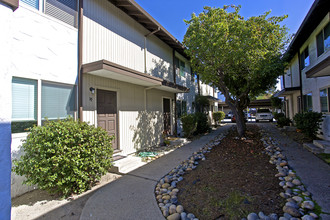 2190 Chanticleer Ave in Santa Cruz, CA - Building Photo - Building Photo