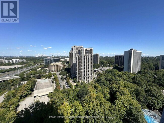 181 Wynford Dr in Toronto, ON - Building Photo - Building Photo