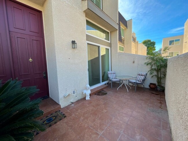 9950 CA-27 in Los Angeles, CA - Building Photo - Building Photo