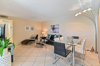 281 Fanshaw G in Boca Raton, FL - Building Photo - Building Photo