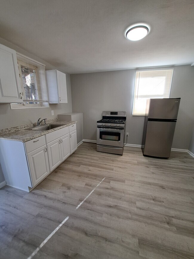 1156 North Ave, Unit C in Pitcairn, PA - Building Photo - Building Photo