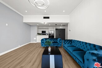 10535 Wilshire Blvd in Los Angeles, CA - Foto de edificio - Building Photo