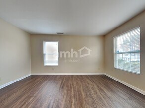 911 Swearngan Ridge Ct in Charlotte, NC - Building Photo - Building Photo