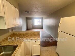 423 Dallas St SE in Albuquerque, NM - Foto de edificio - Building Photo